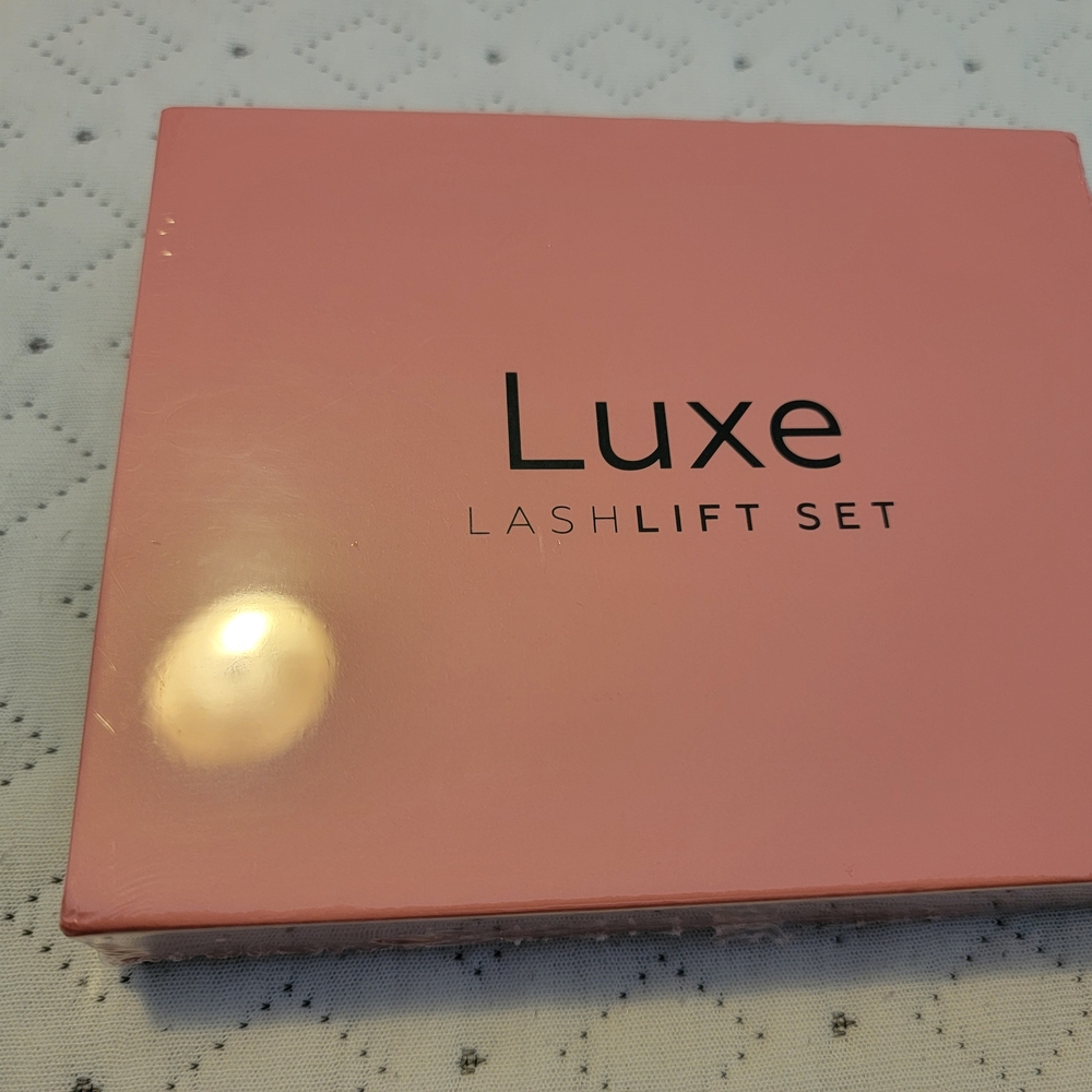 Luxe Lash Lift Set in Pink BNIB